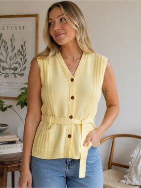 Lady InternationalSleeveless V-Neck Knit Belted Vest - Soft Yellow Size M